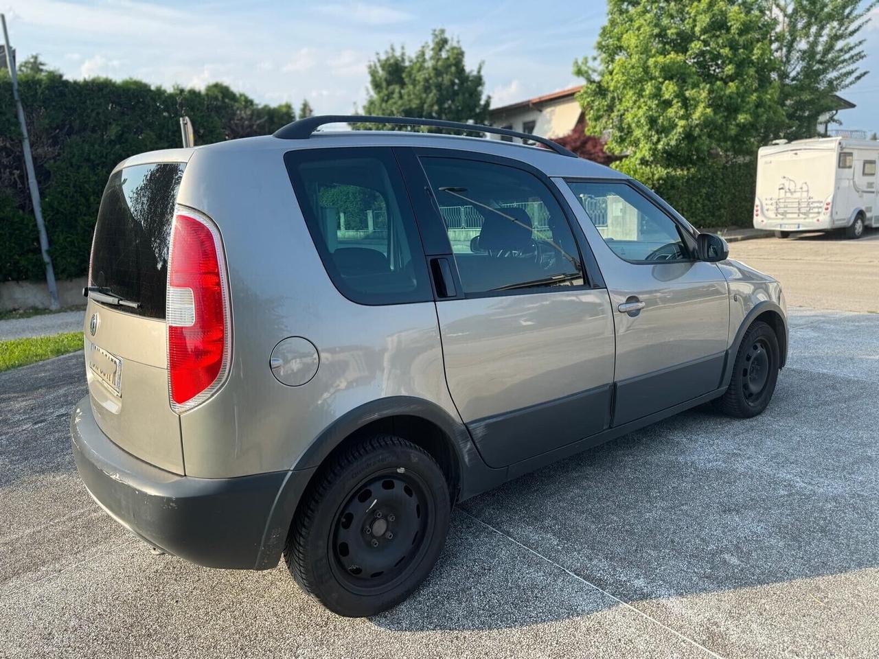 Skoda Roomster 1.4 TDI 80CV F.AP. Scout Neopatentati