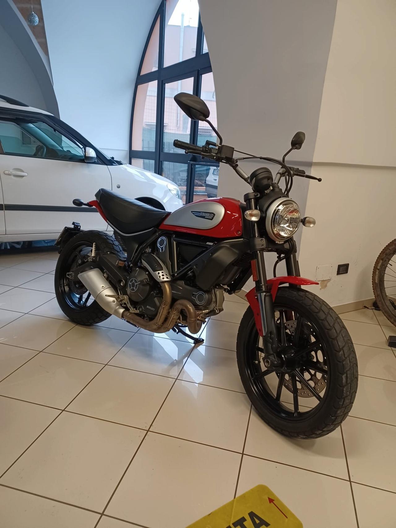 Ducati scrambler 800