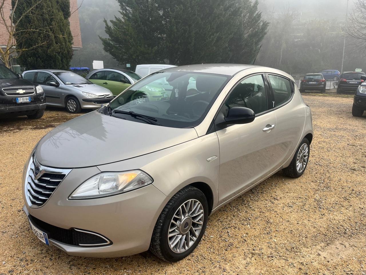Lancia Ypsilon 1.3 Diesel - Neopatentati