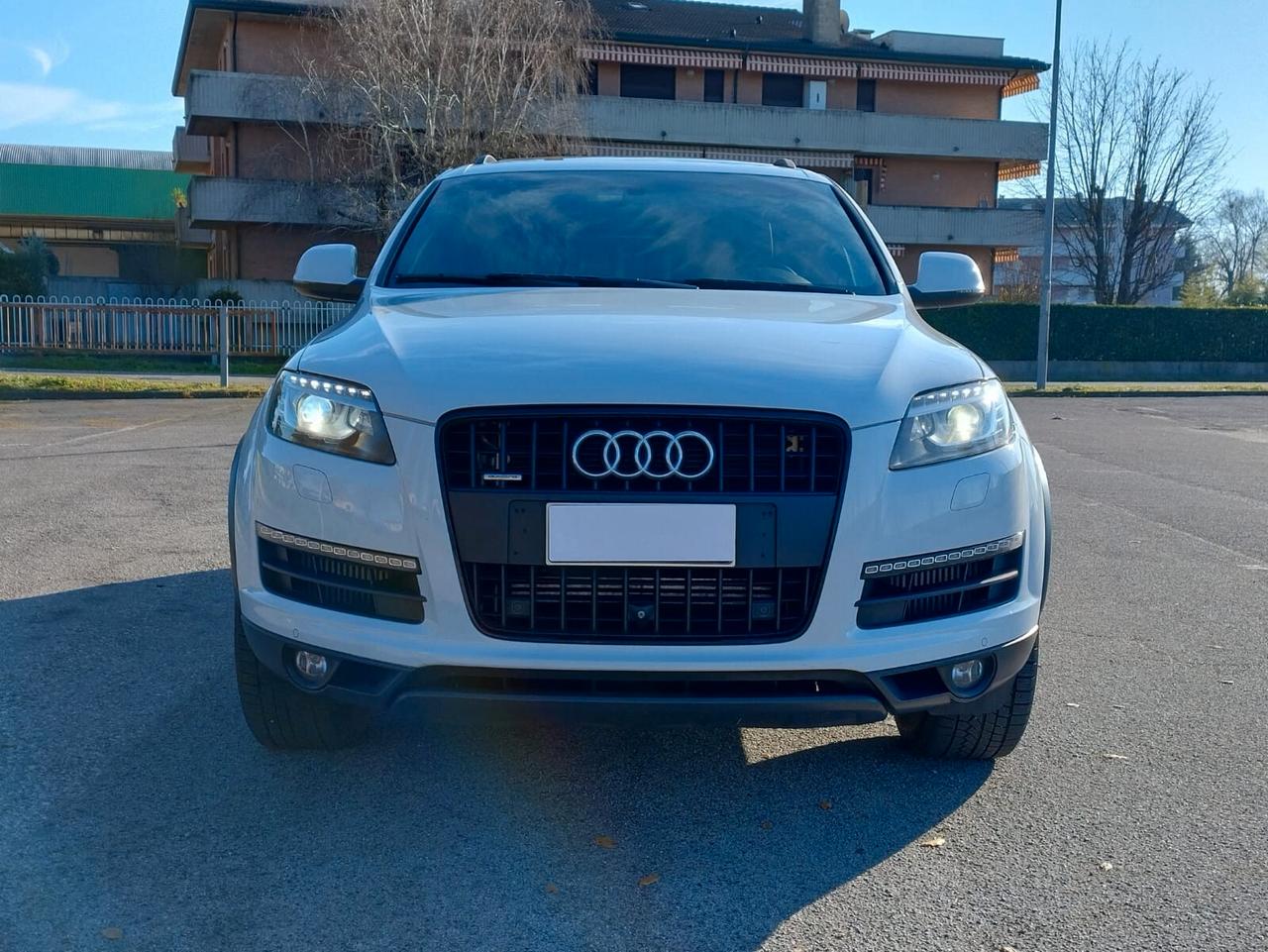 Audi Q7 3.0tdi quattro 245cv S-Line 6Posti