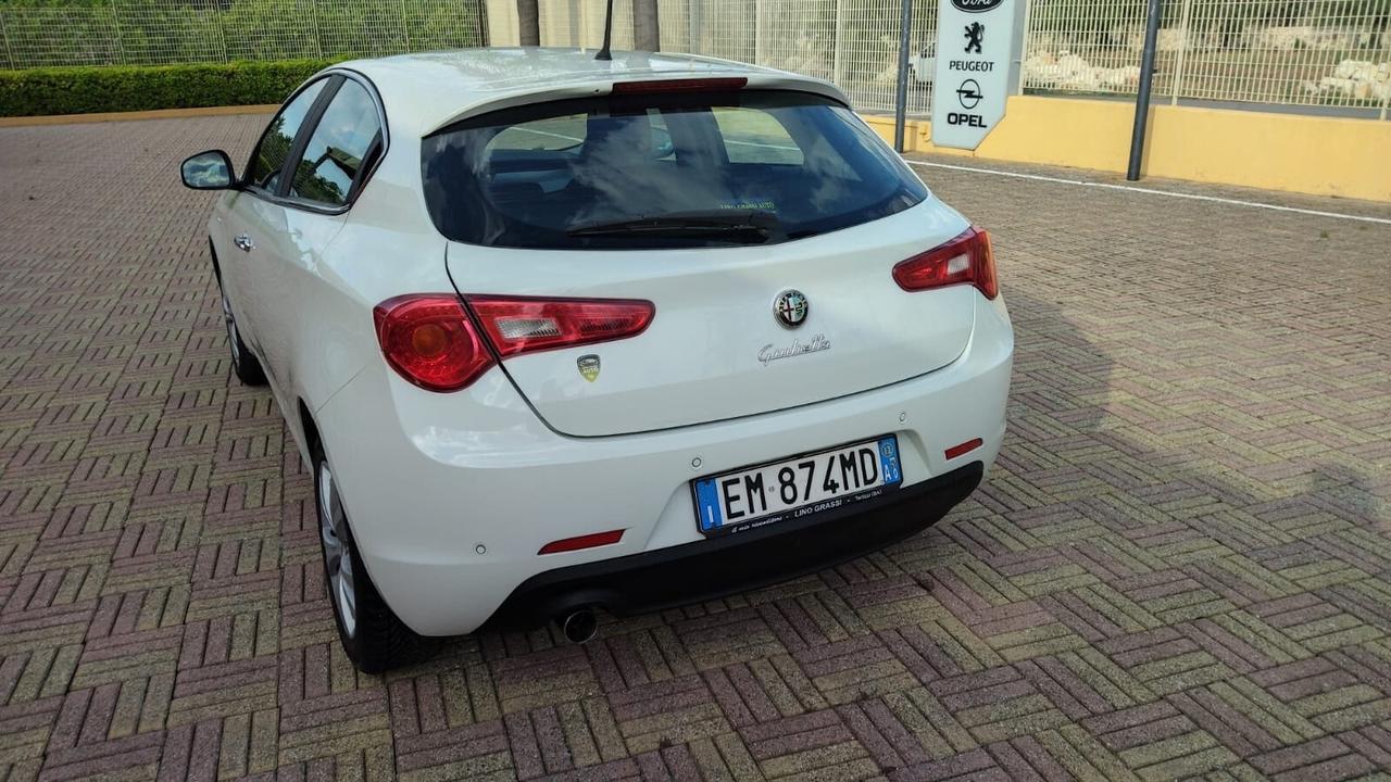 Alfa Romeo Giulietta 1.6 JTDm-2 105 CV Distinctive