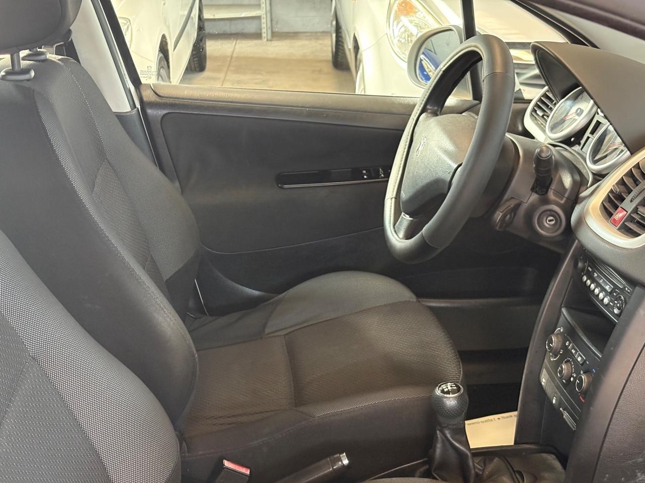 Peugeot 207 1.4 8V 75CV 5p. Energie Sport ECO GPL