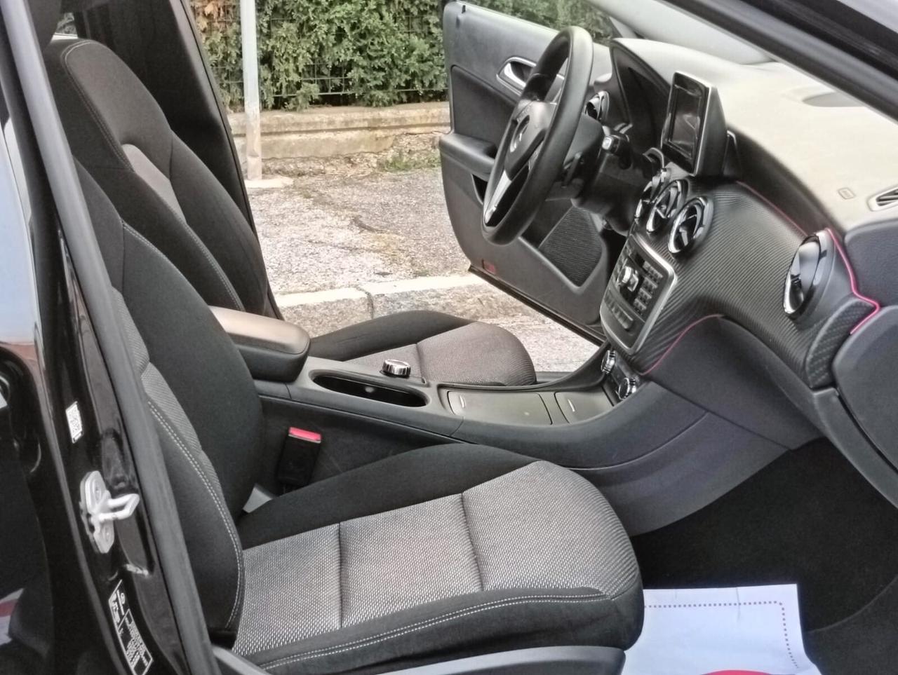 Mercedes-benz GLA 180 d Premium..CELL 320 147 1147 WUATSAPP