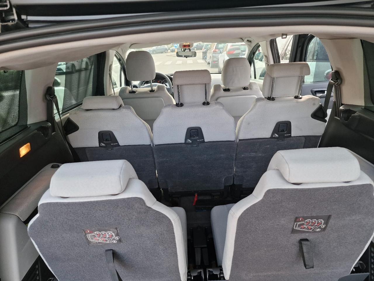 Peugeot 5008 2.0 HDi 150CV Business