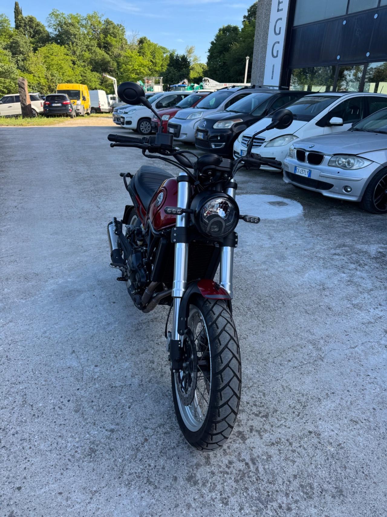 Benelli Leoncino 500 TRAIL
