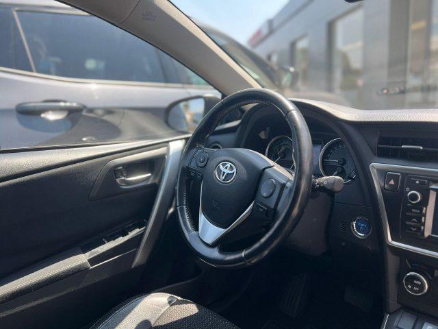 TOYOTA Auris Hybrid Lounge