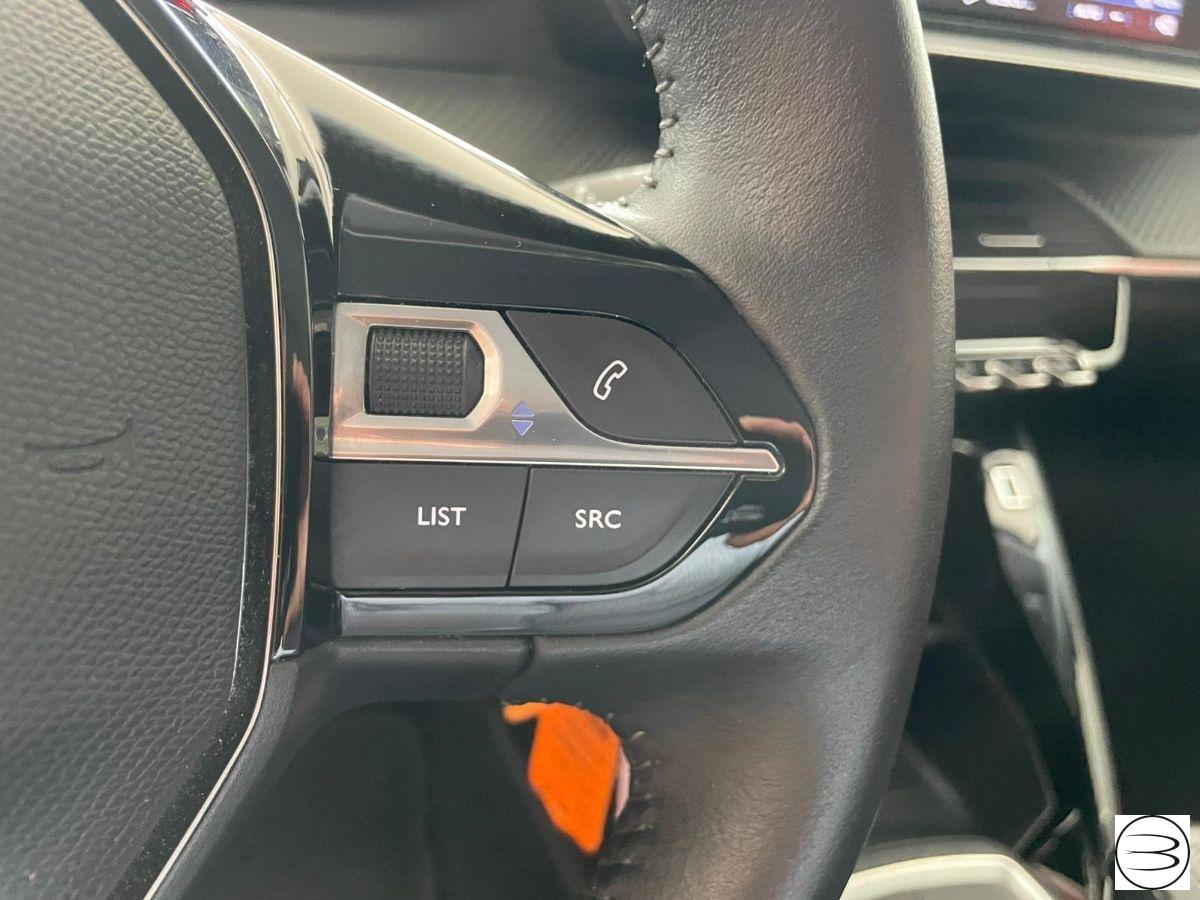 PEUGEOT - 208