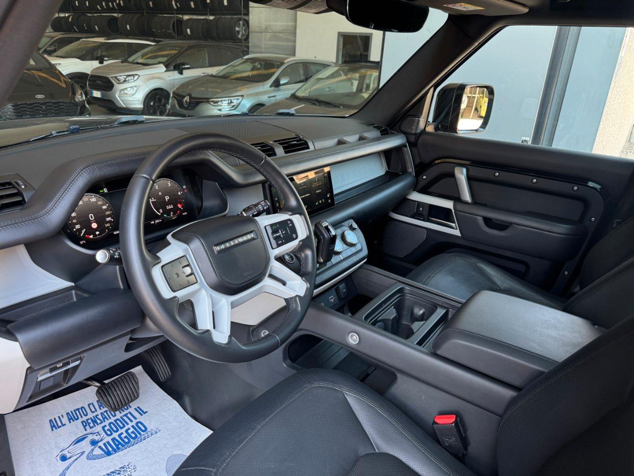 Land Rover Defender 110 3.0d i6 mhev X-Dynamic SE awd 300cv auto