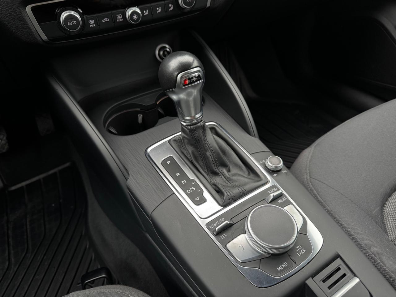 Audi A3 1.6 116CV SPB TDI S tronic S-LINE