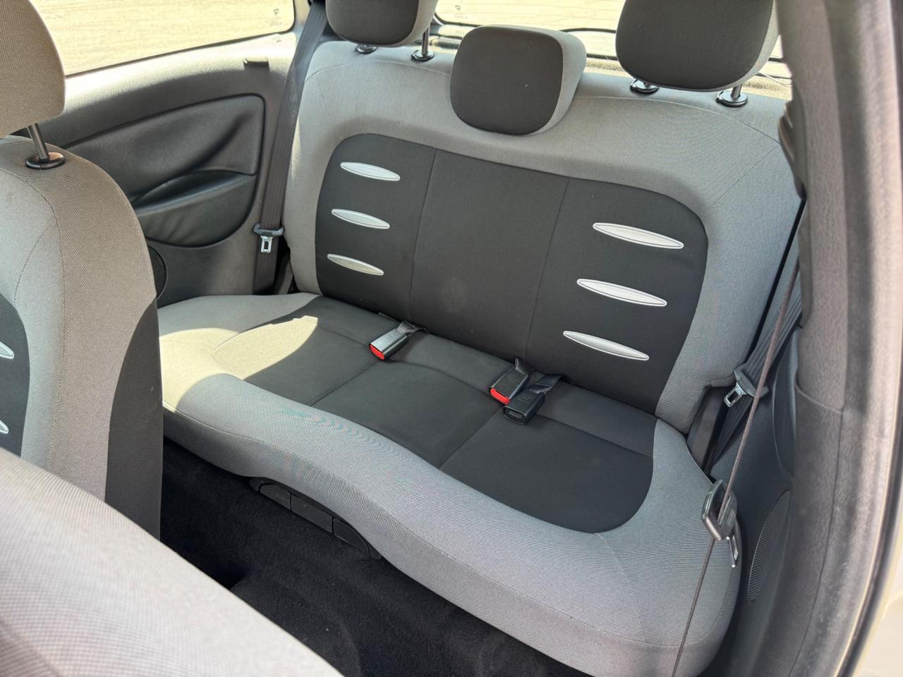 Lancia Ypsilon 1.3 MJT 75 CV Oro