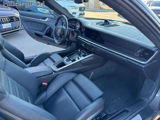 PORSCHE 992 911 Turbo Coupè GL658DB