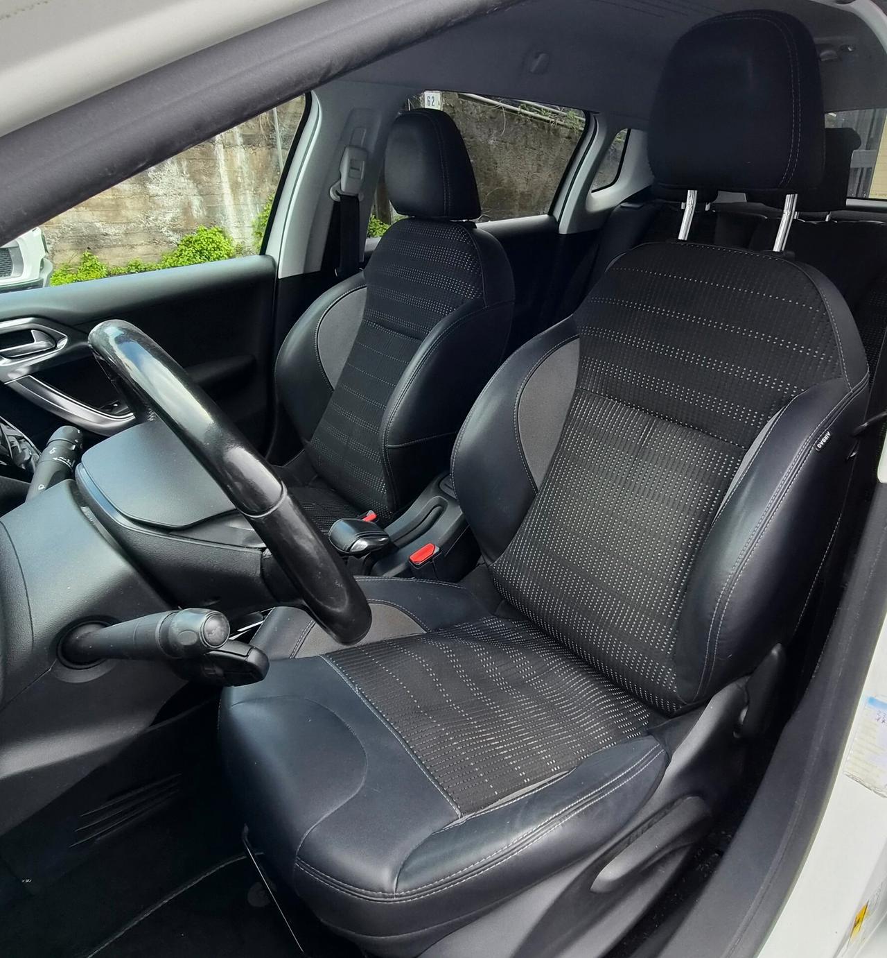 Peugeot 2008 BlueHDi 100 Black Matt