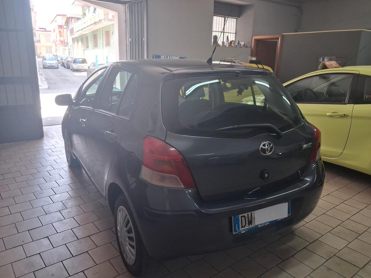 Toyota Yaris 1.0 ben 2009 unico prop