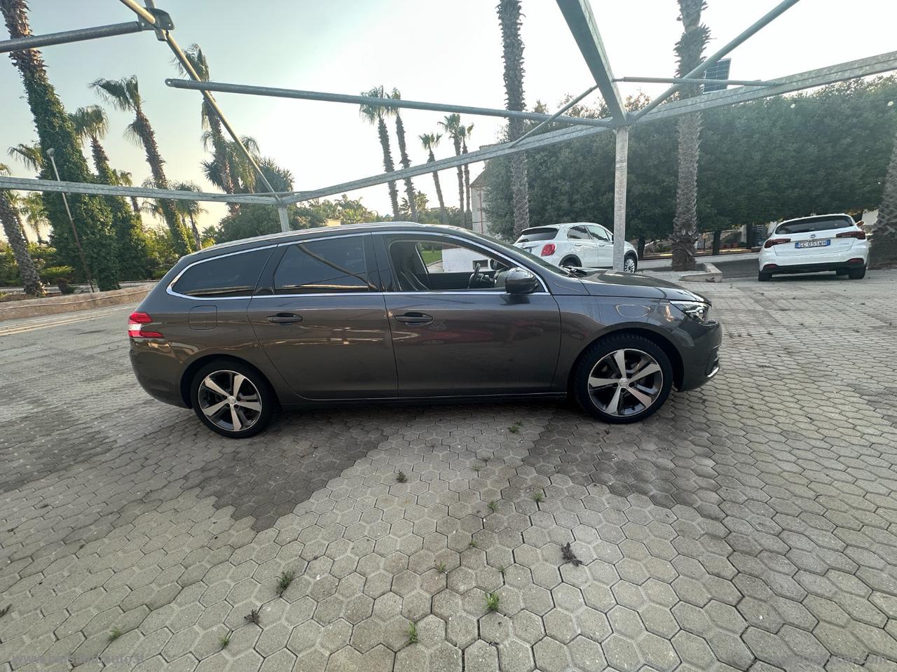 PEUGEOT 308 BlueHDi 130 S&S EAT8 SW Allure