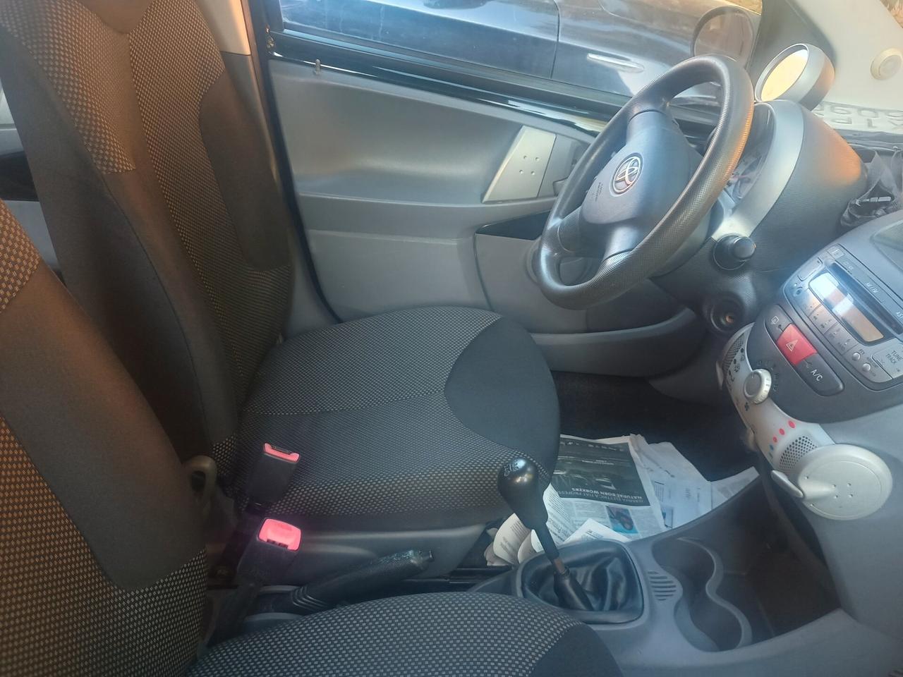 Toyota Aygo 1.0 12V VVT-i 5 porte Now