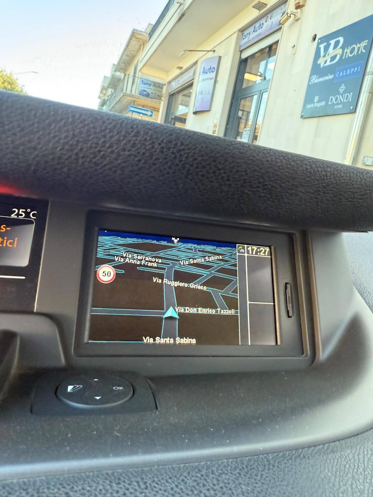 Renault Scenic 1.5 dci Limited automatica 110cv 7 POSTI,NAVIGATORE ,TELECAMERA,KM CERTIFICATI