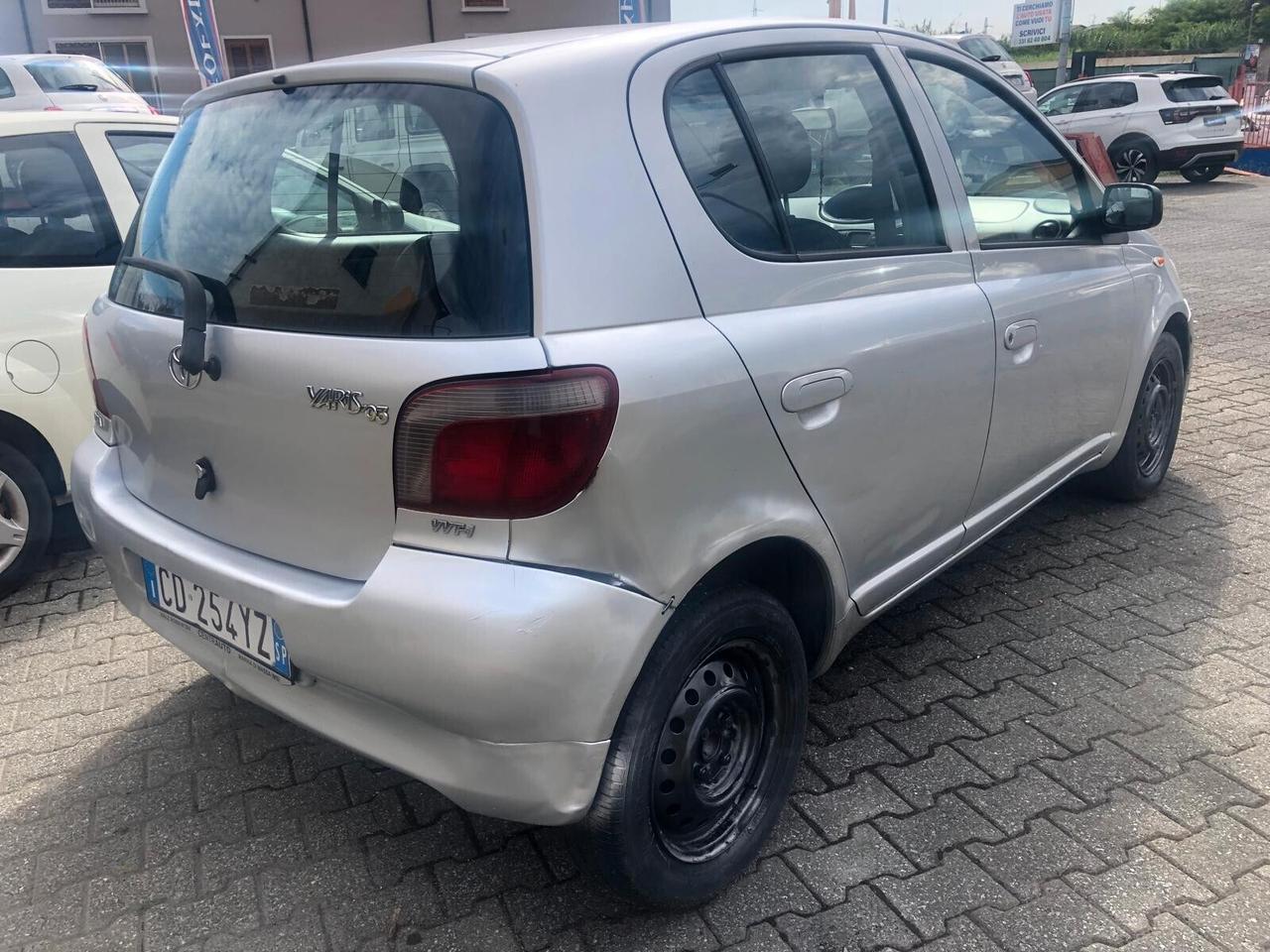 Toyota Yaris 1.0i 16V cat 5 porte