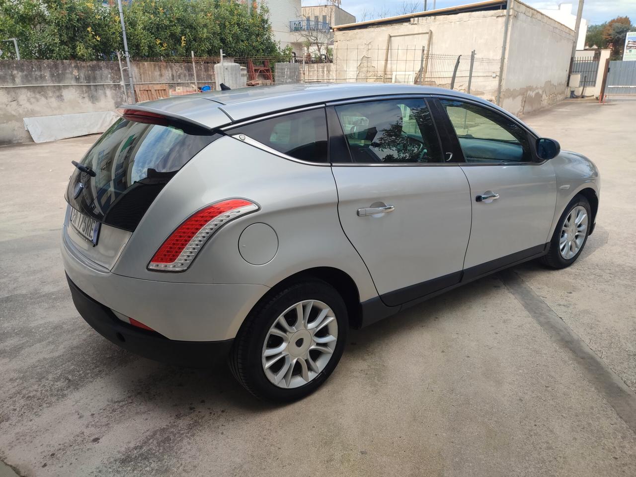 Lancia Delta 1.6 MJT DPF Gold