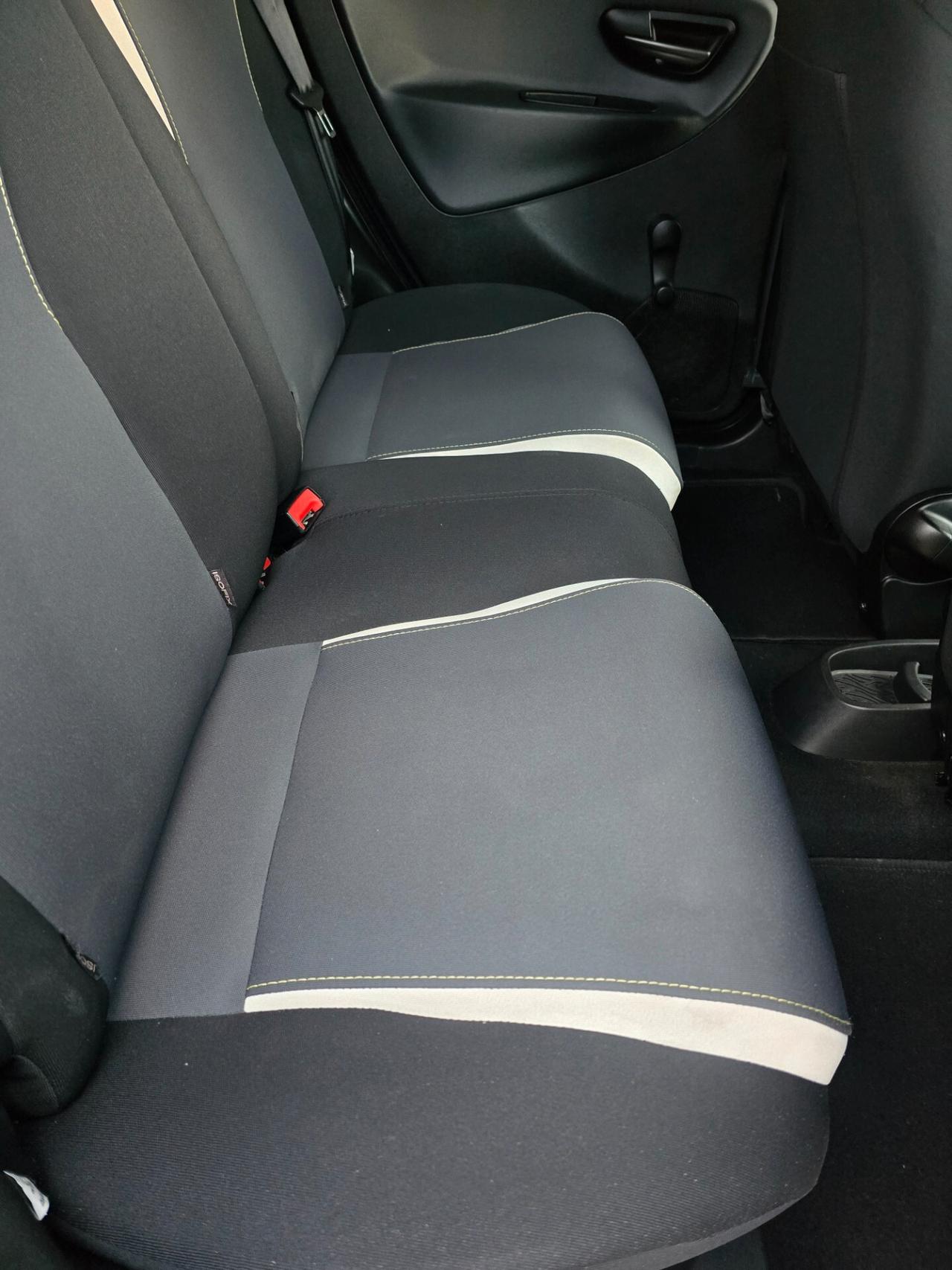 Lancia Ypsilon 0.9 TwinAir 85 CV 5 porte Metano Ecochic Elefantino