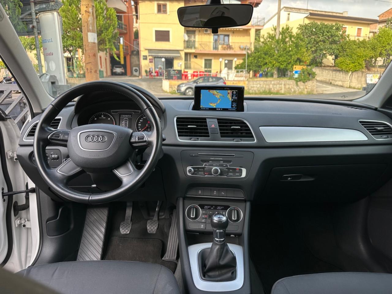 Audi Q3 2.0 TDI 120 CV Business