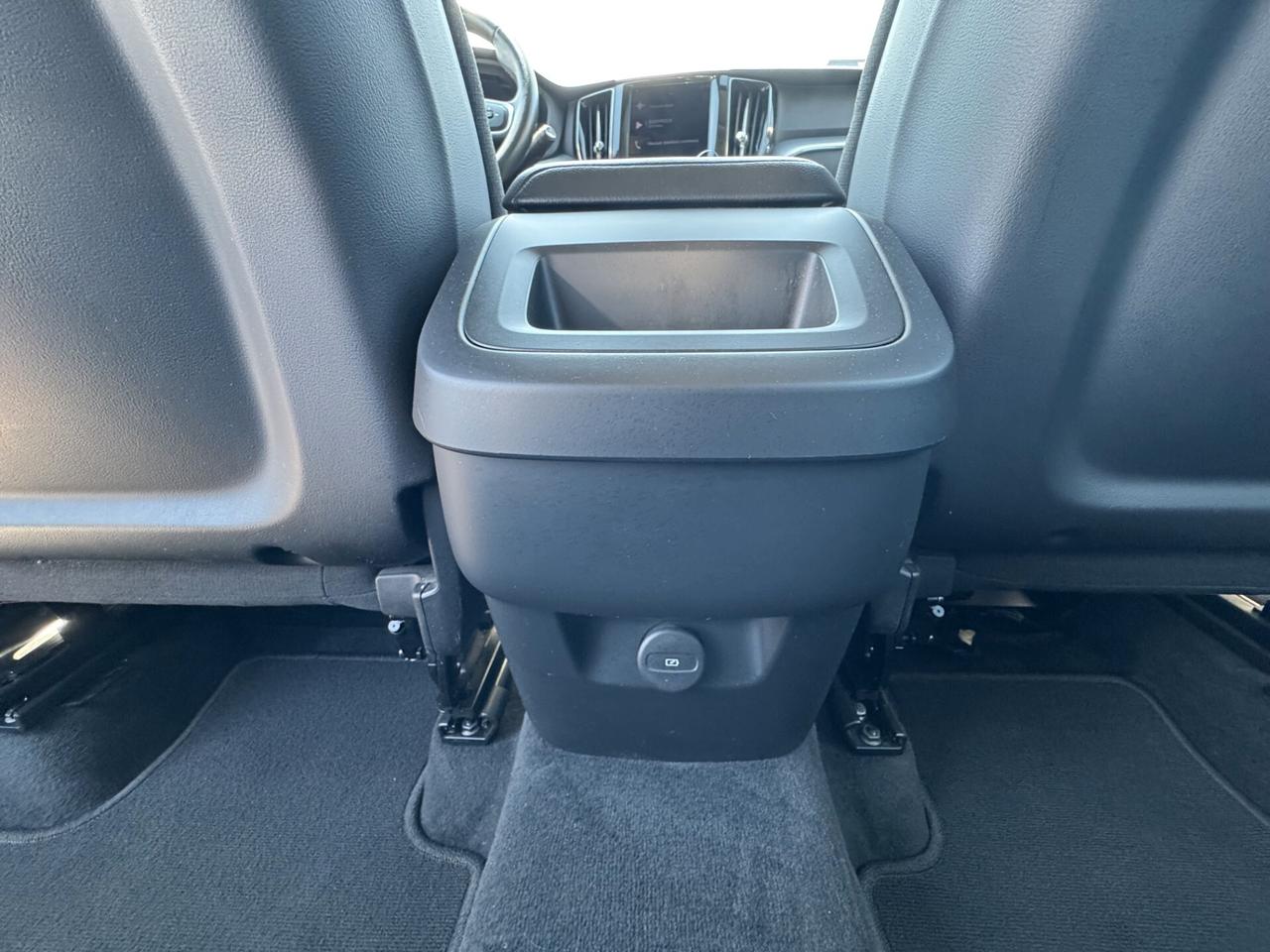 Volvo XC60 B4 AWD Diesel-Hybrid Momentum