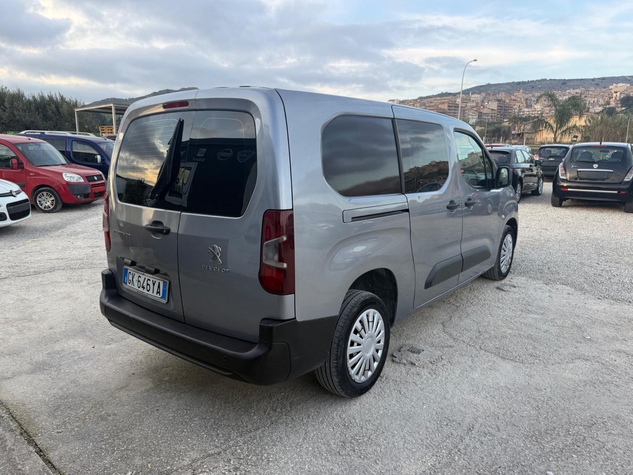 Peugeot Partner BlueHDi 130 cv n1 -5 posti