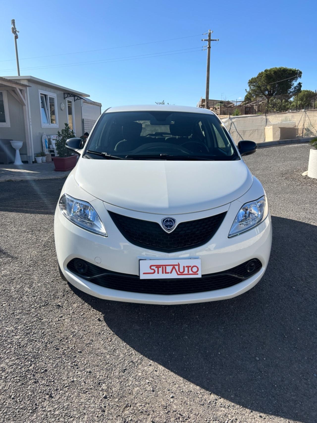 Lancia Ypsilon 1.2 69 CV 5 porte S&S Gold