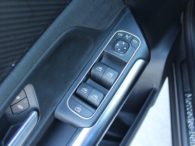 MERCEDES-BENZ GLA 200 d Automatic Premium