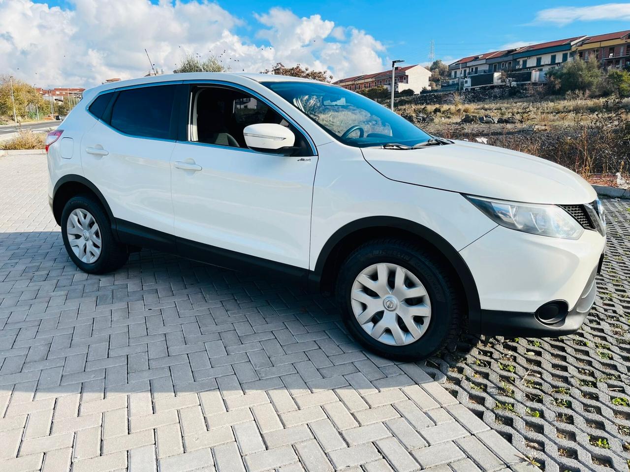 Nissan Qashqai 1.5 dCi Tekna diesel corso sicilia n 34 paterno'