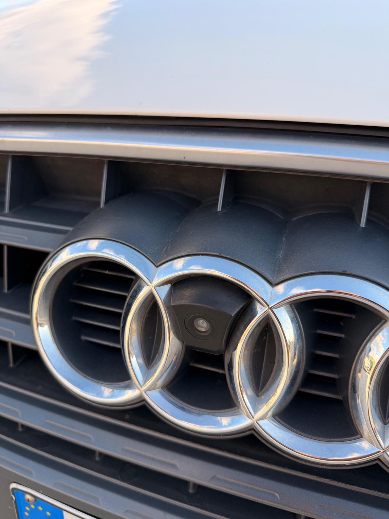 Audi Q3 2.0 TDI 150 CV anno 2016 con gancio traino