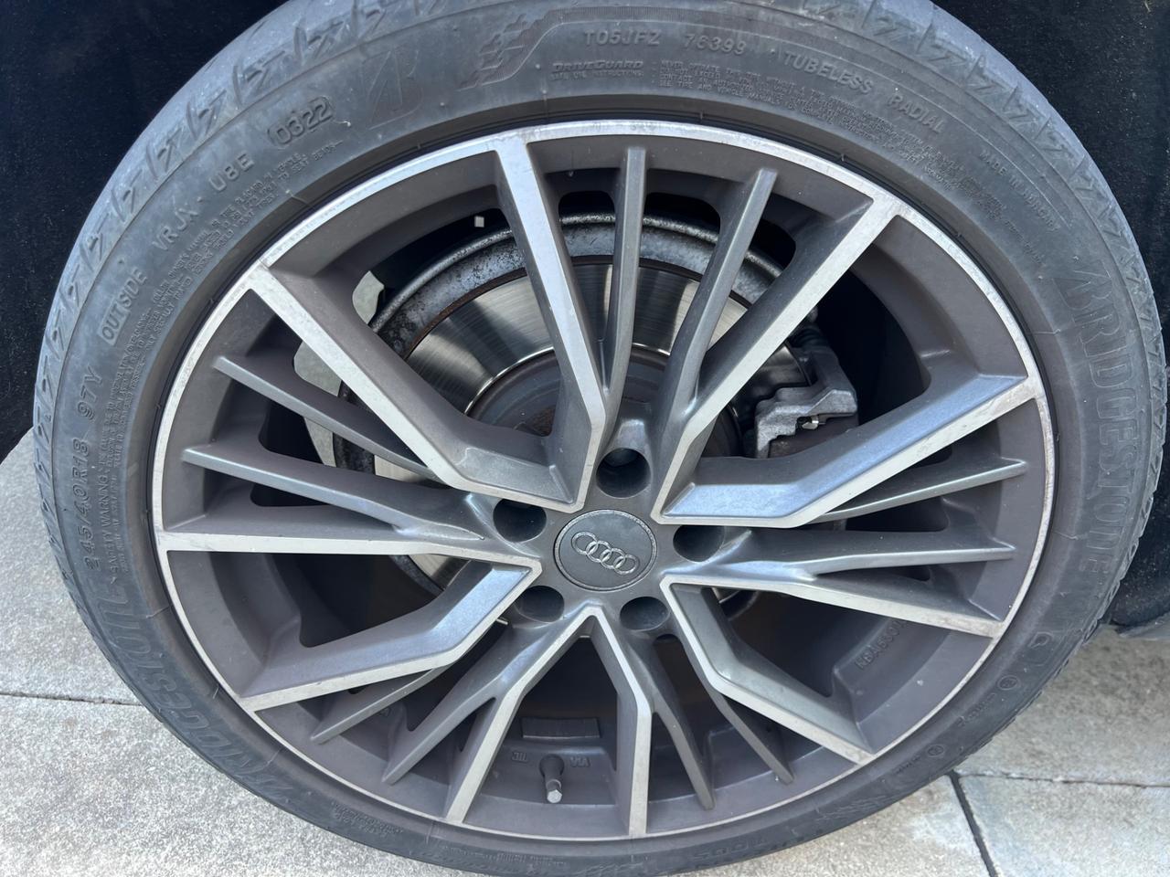 Audi A4 Avant 40 g-tron S tronic line edition
