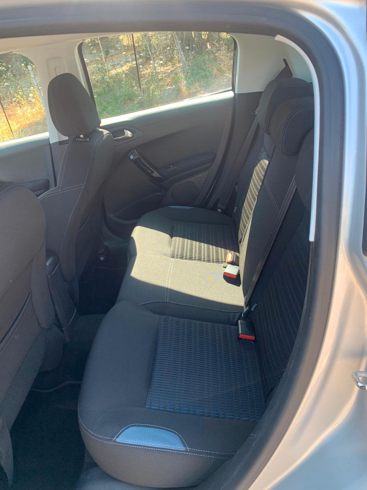 Peugeot 208 1.2 VTi 82 CV 5 porte Allure
