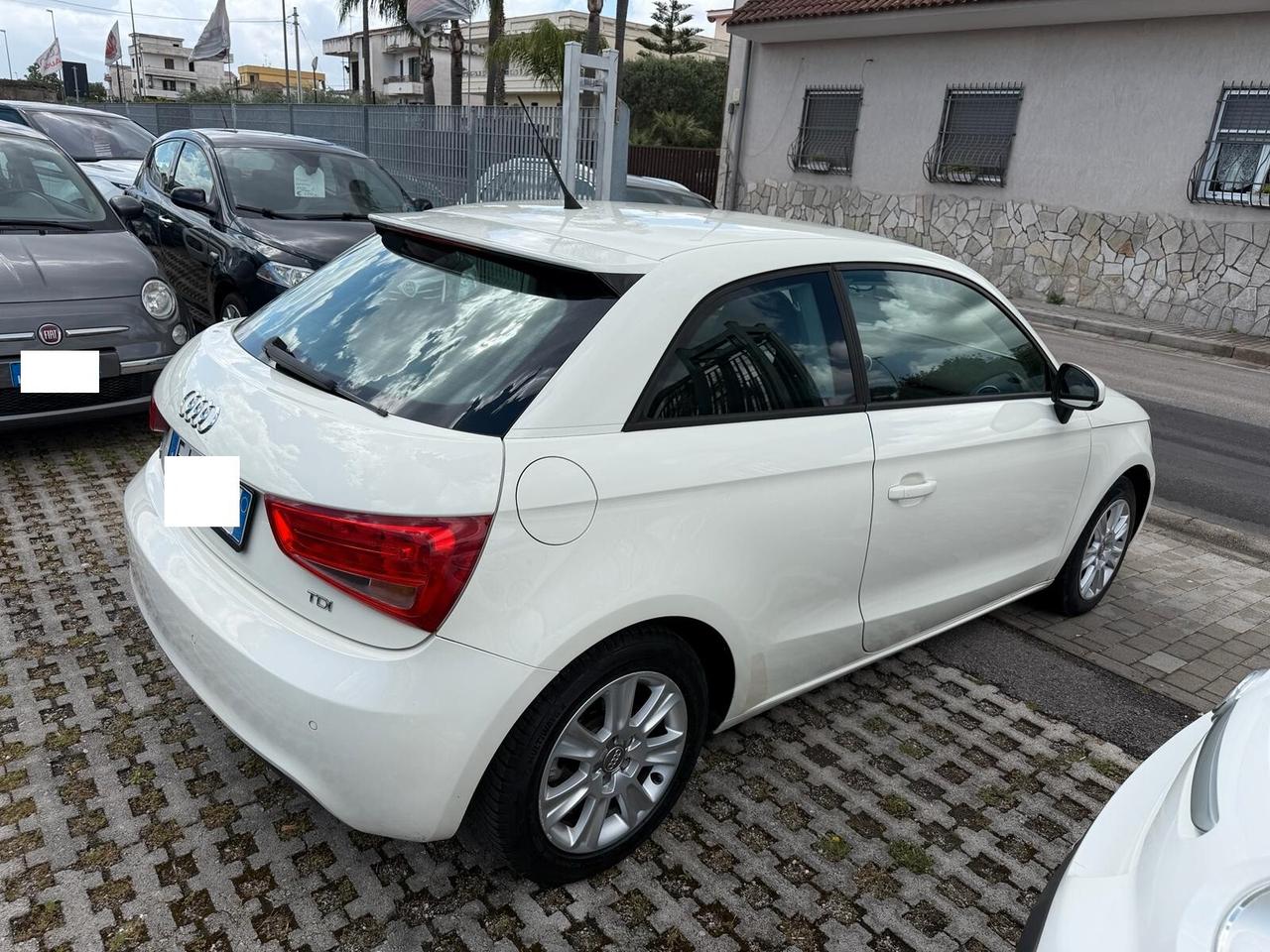 Audi A1 1.6 TDI 90cv Ambition-2011