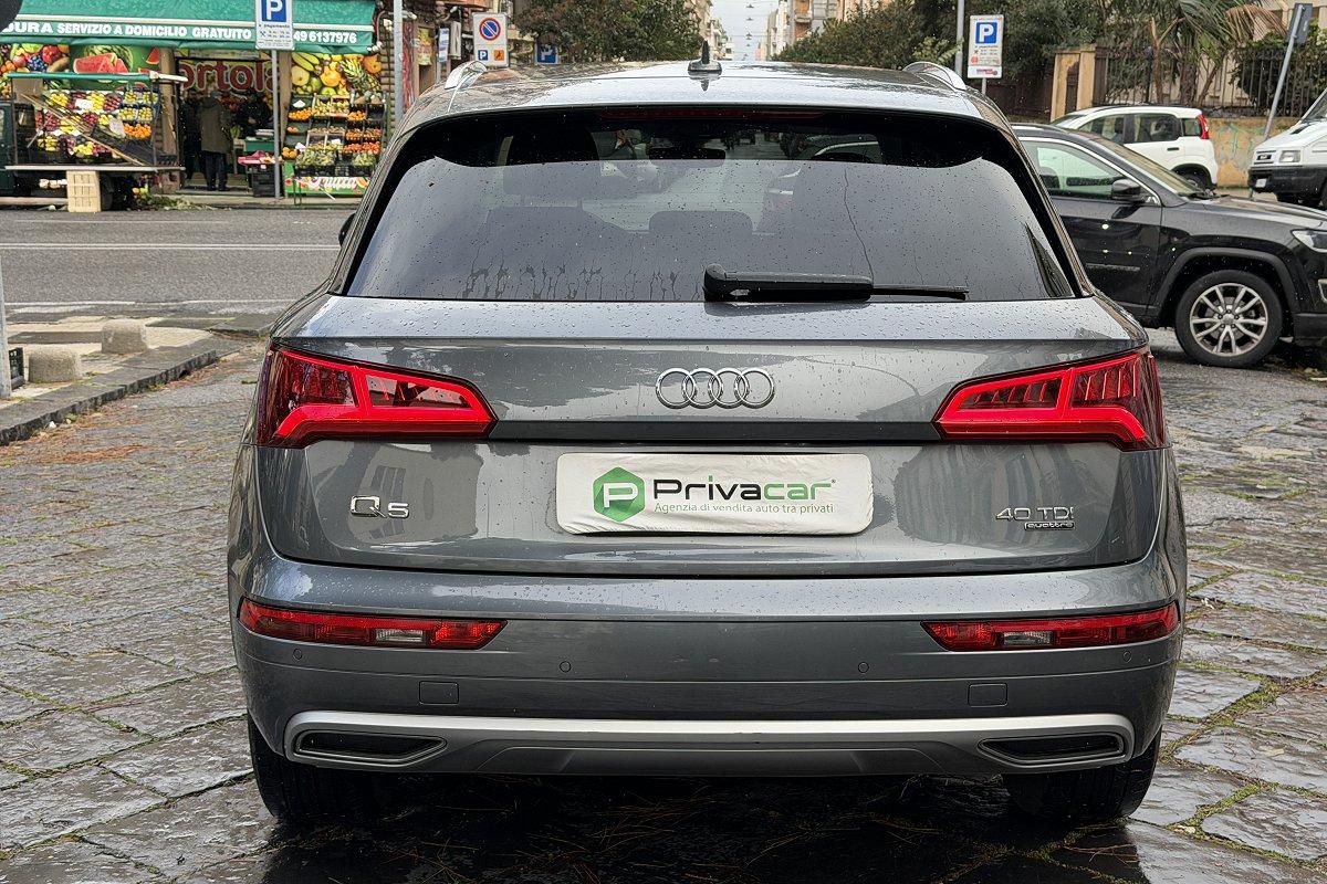 AUDI Q5 40 TDI quattro S tronic Business