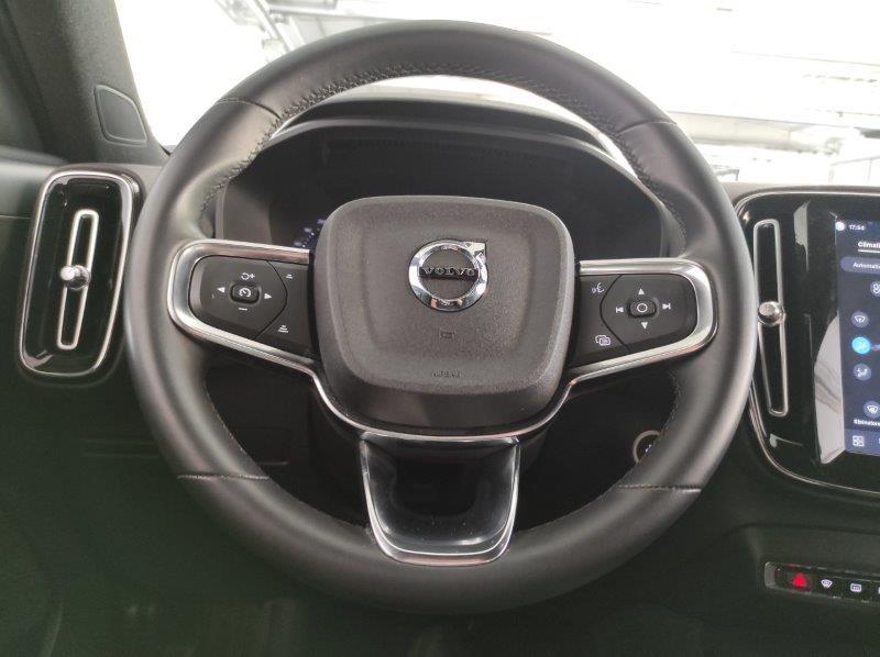 VOLVO XC40 (2017-->) - XC40 B4 AWD automatico Ultimate Dark