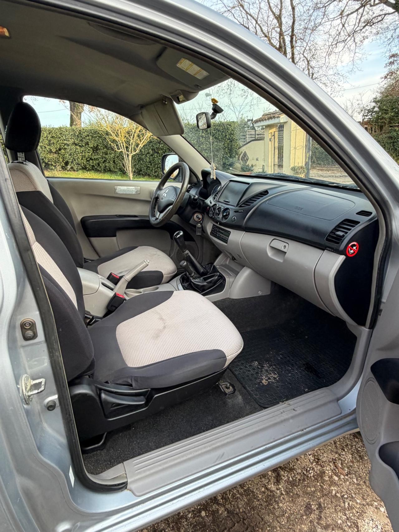 Mitsubishi L200 2.5 DI-D/136CV Single Cab Inform