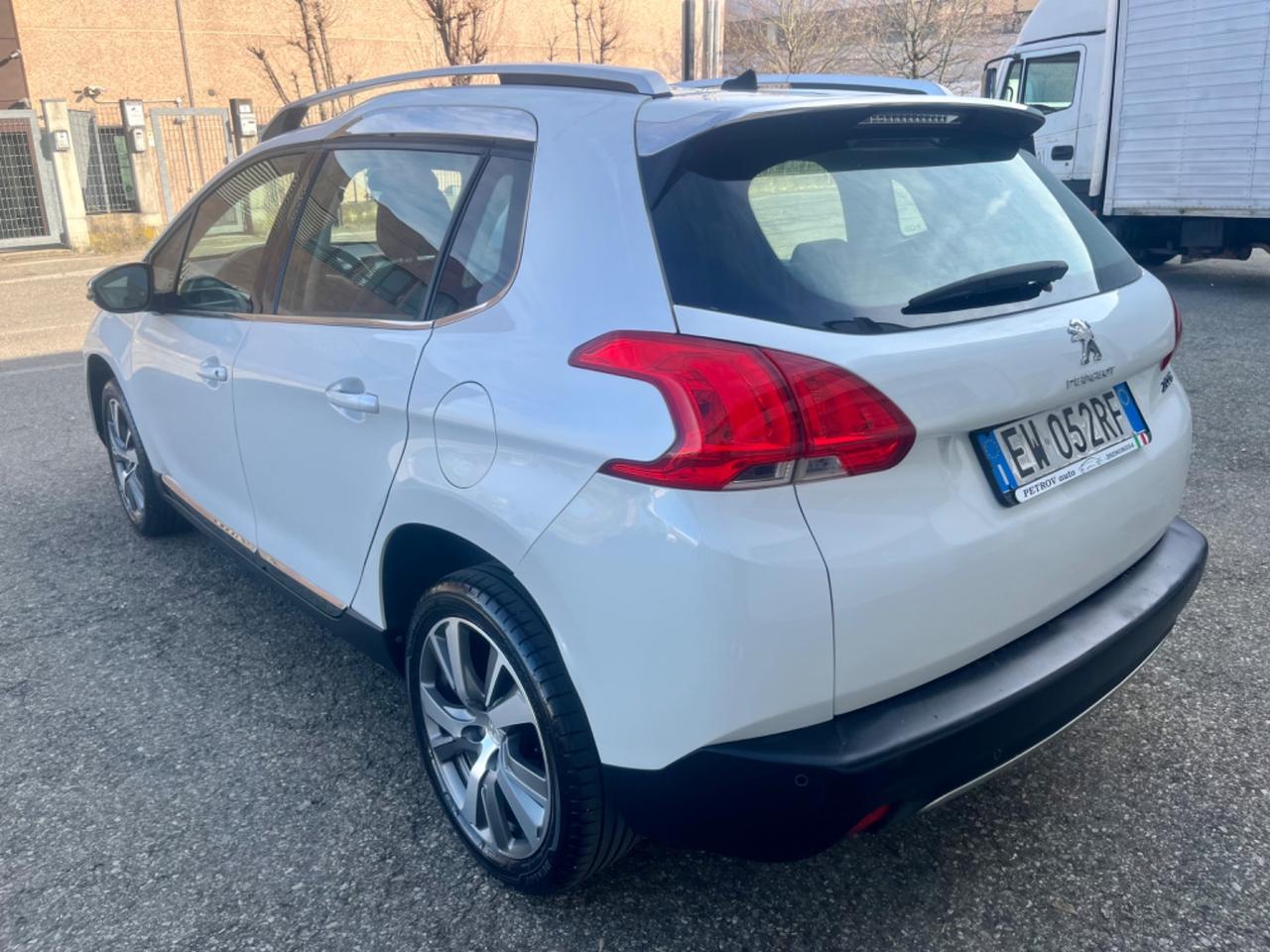 Peugeot 2008 1.6benz 2014 141.000km tagliandati