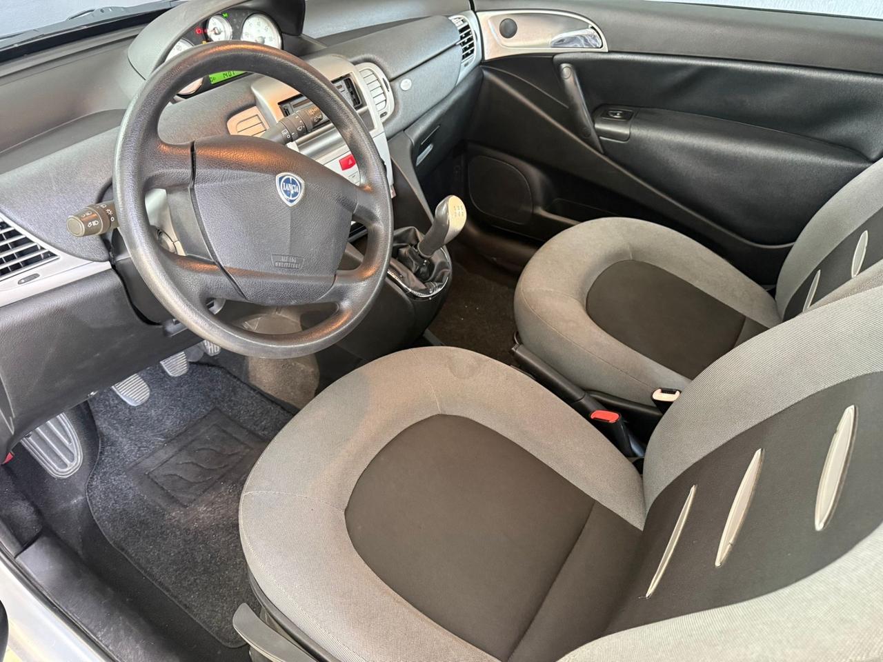 Lancia Ypsilon 1.3 MJT 75 CV Argento