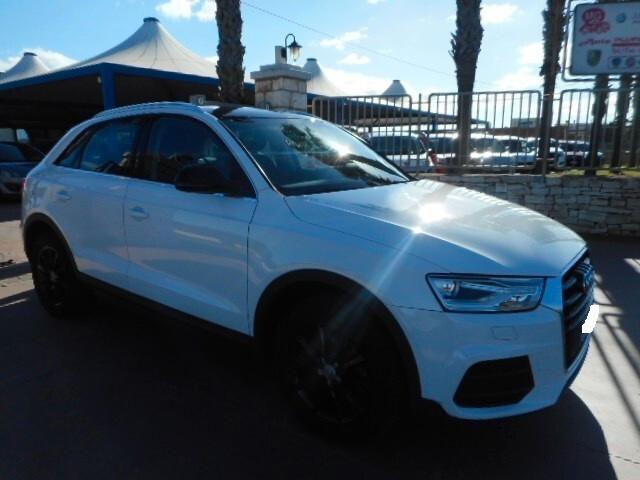 Audi Q3 2.0 TDI 120 CV BLACK & WHITE