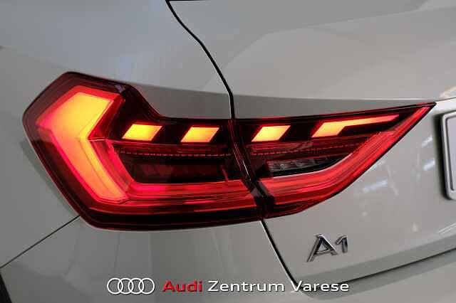 Audi A1 30 TFSI 110cv Identity Contrast