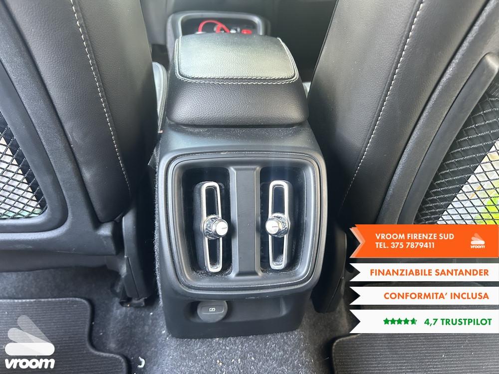 VOLVO XC40 (2017-->) XC40 D3 AWD Geartronic Ins...