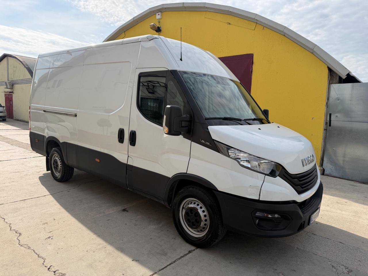 Iveco Daily 35-140 L2H2 Clima - 2022