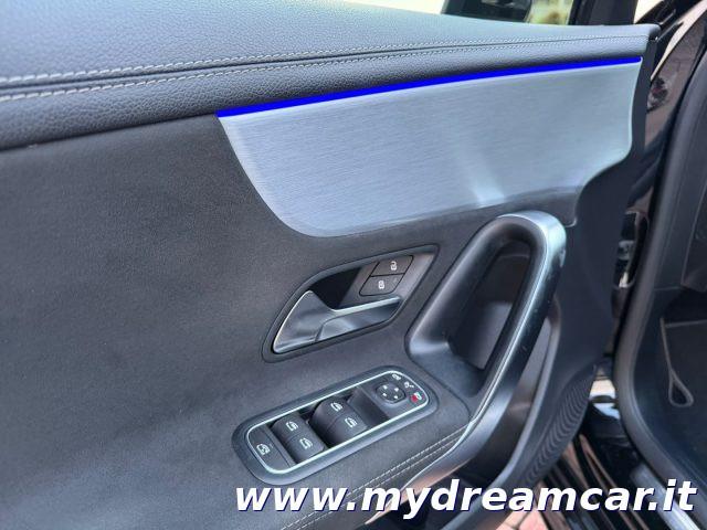 MERCEDES-BENZ A 180 d Automatic Premium Night Edition LUCI AMBIENTE