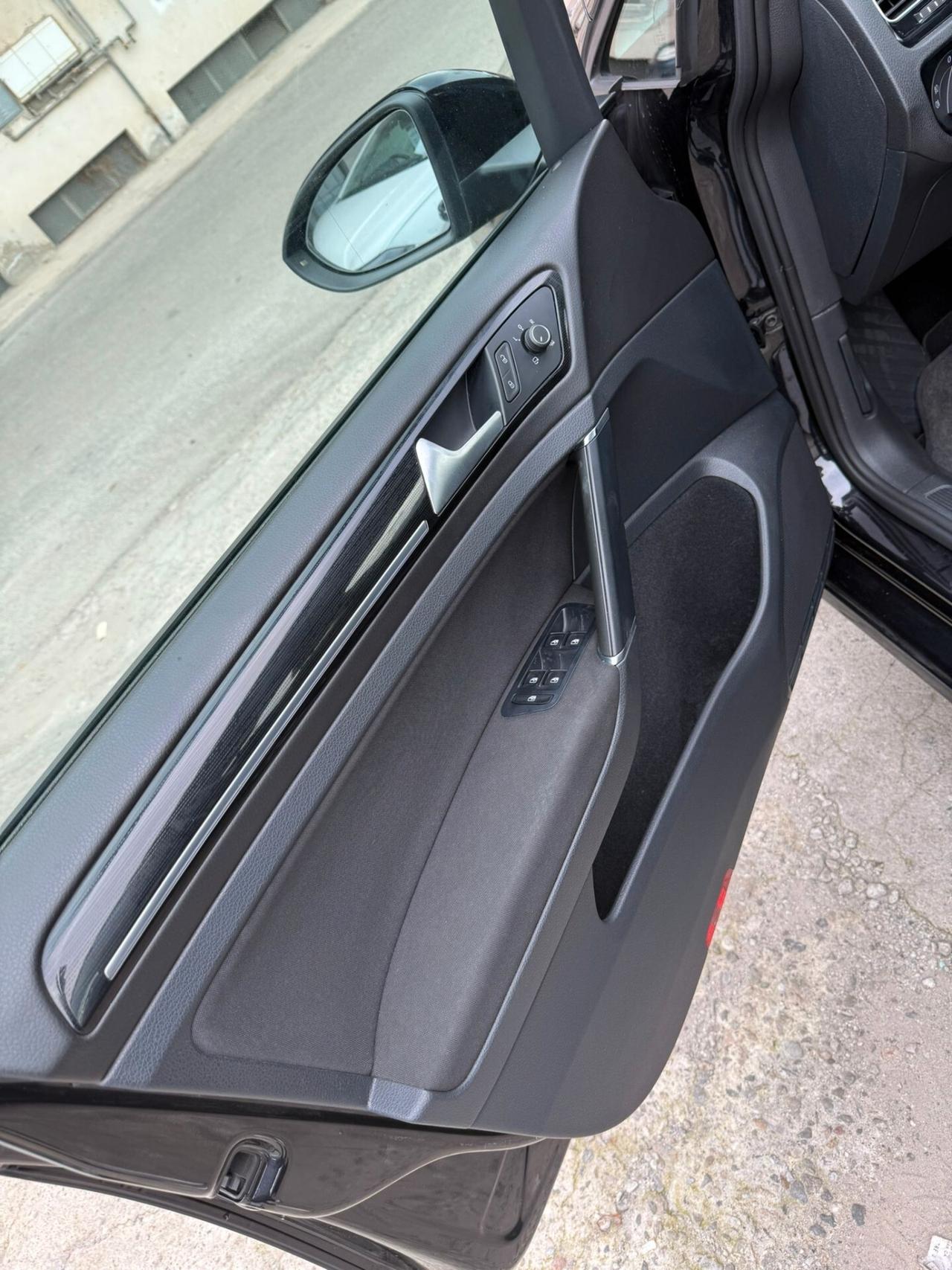 Volkswagen Golf 2.0 TDI 5p. Highline BlueMotion Technology