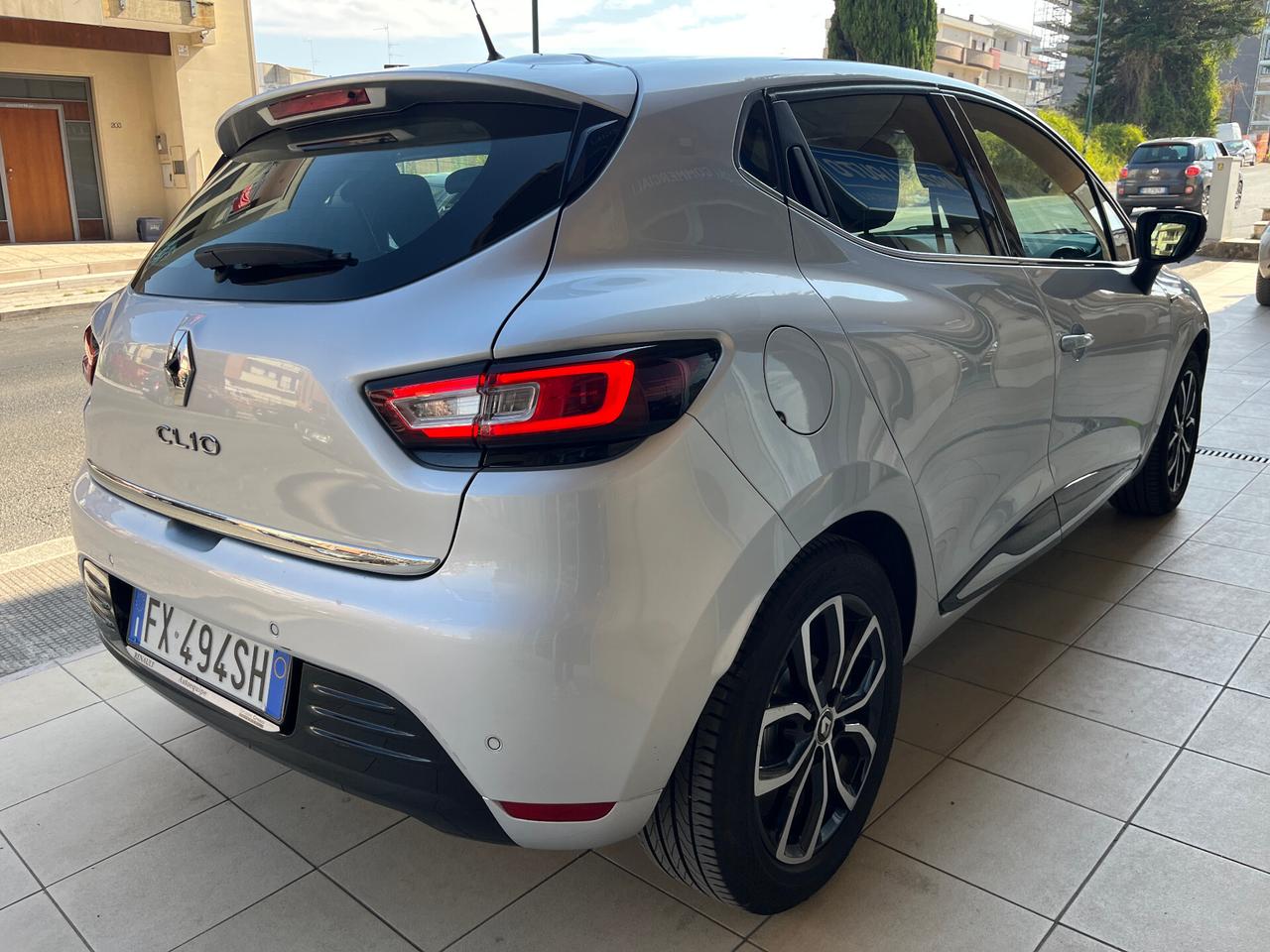 Renault Clio dCi 90 CV 5 porte Moschino Zen