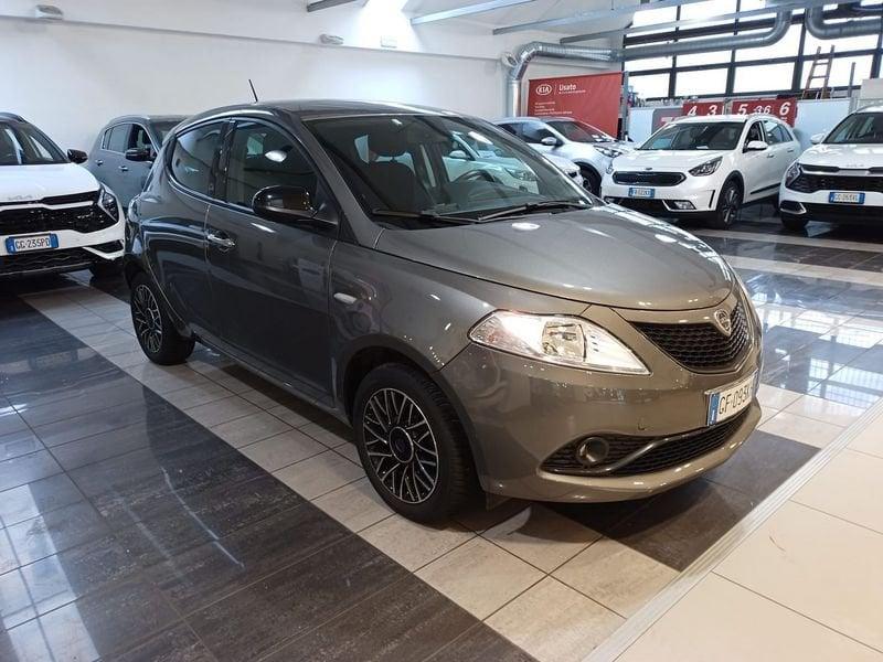 Lancia Ypsilon 1.0 FireFly 5 porte S&S Hybrid Gold