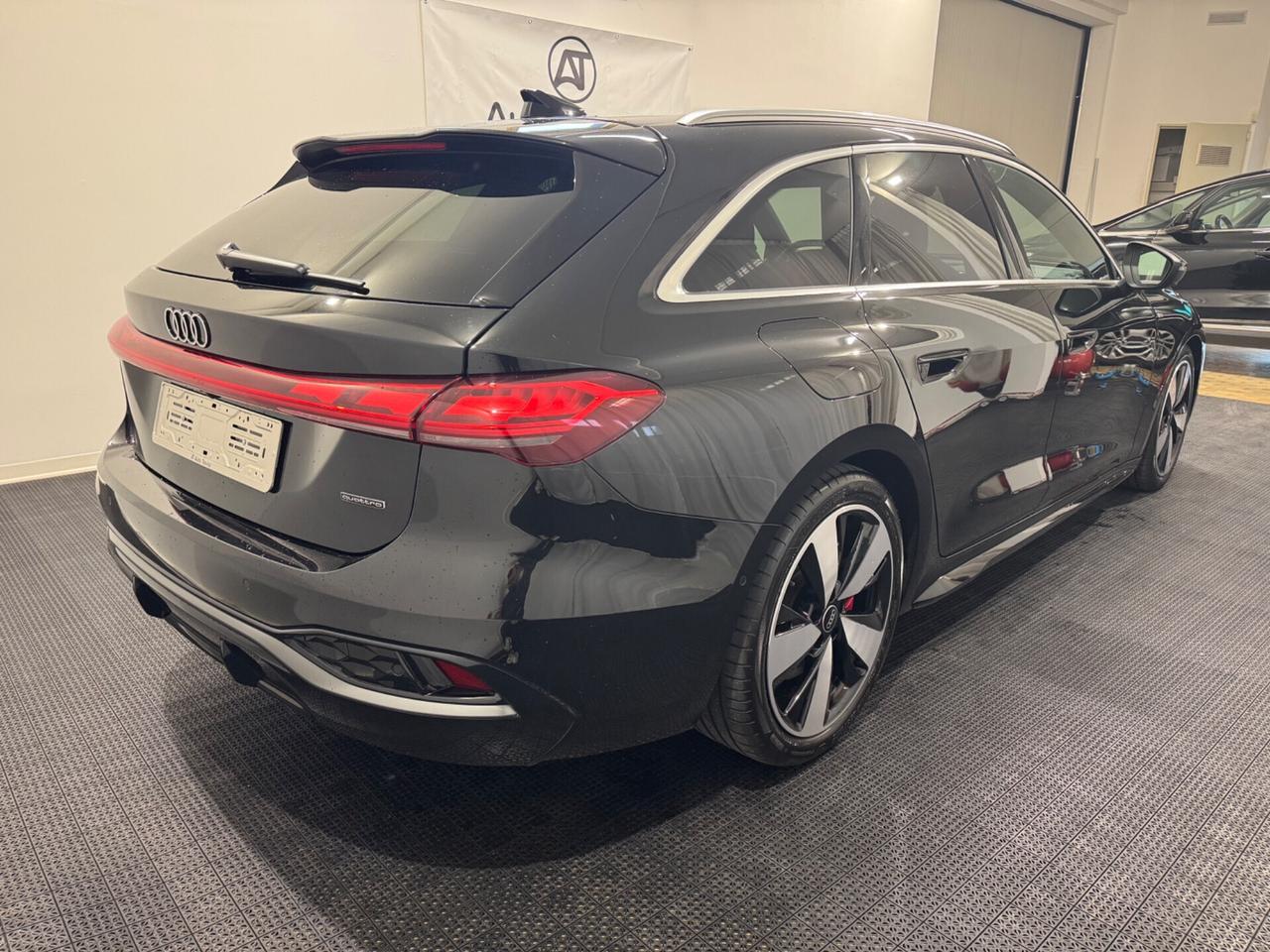Audi A5 Avant TDI 150 kW mHEV+ S tronic quattro Line edition FULL!!