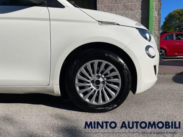 FIAT 500e E 42 kWh ACTION AUTOMATICA ADATTA NEOPATENTATI