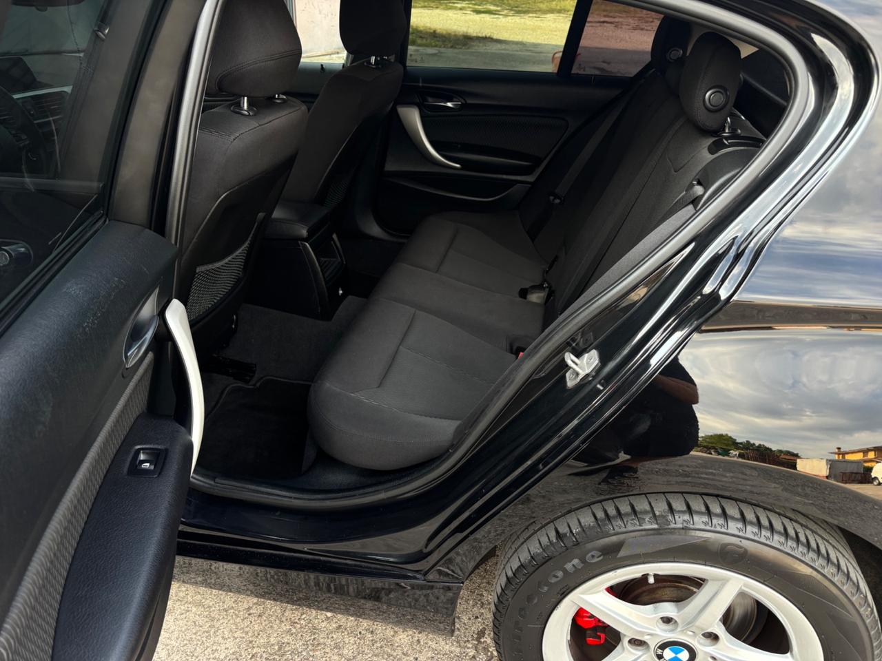 BMW 116d 5p. Garanzia 12 mesi. Neopatentati