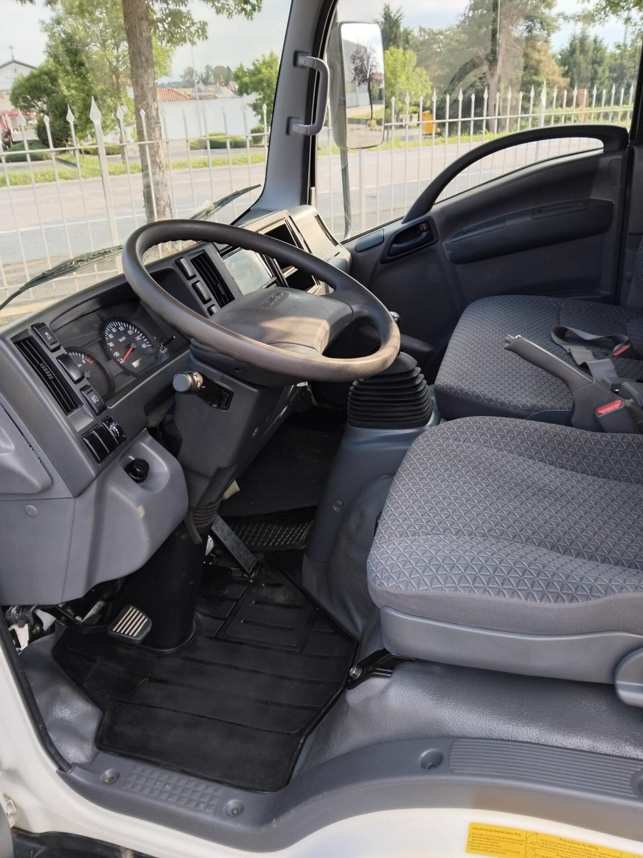 ISUZU 1.9 RIBALTABILE TRILATERALE KM 28.688 EURO 6